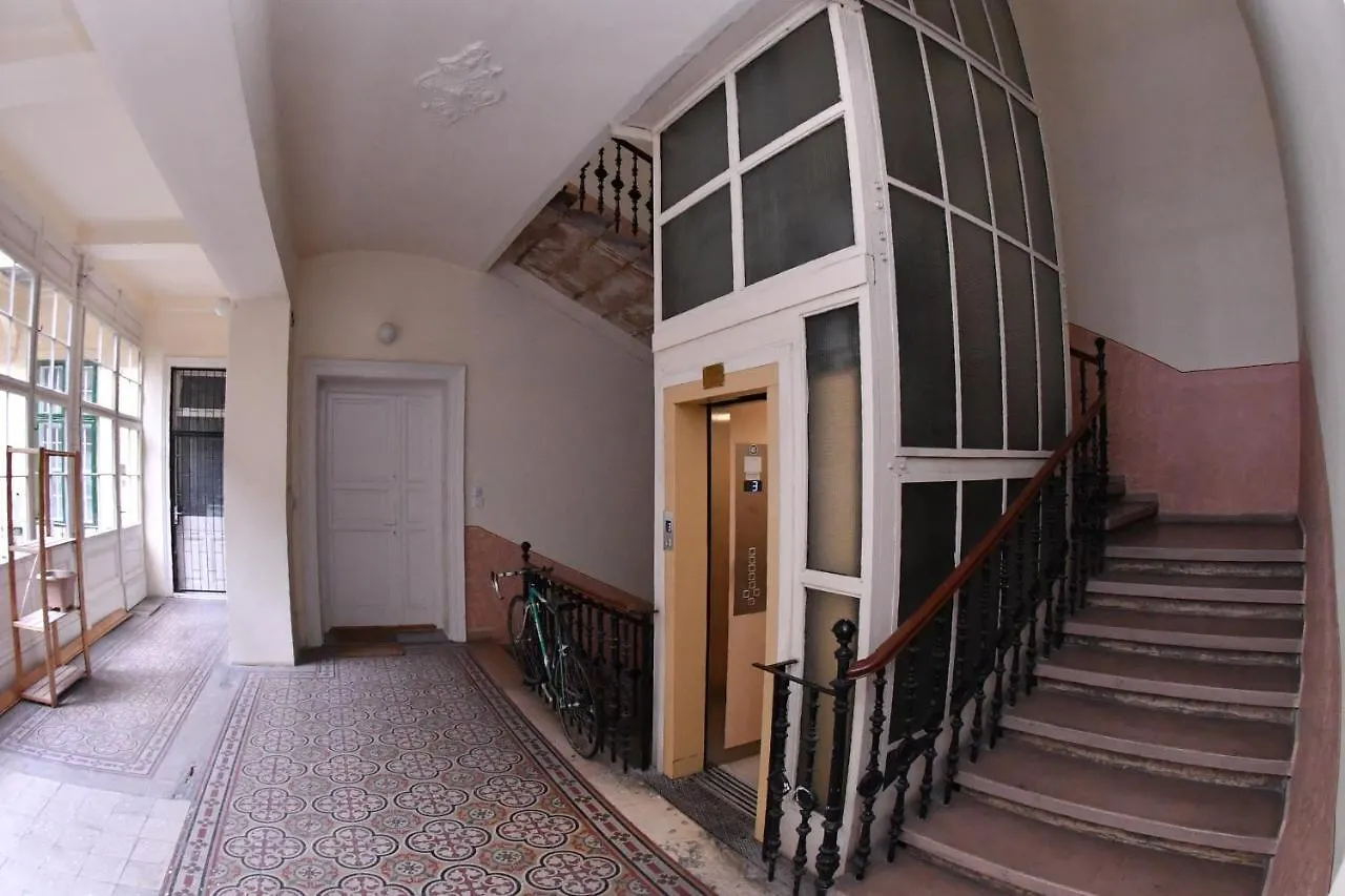 Five Seasons Vaci Utca Apartment Boedapest