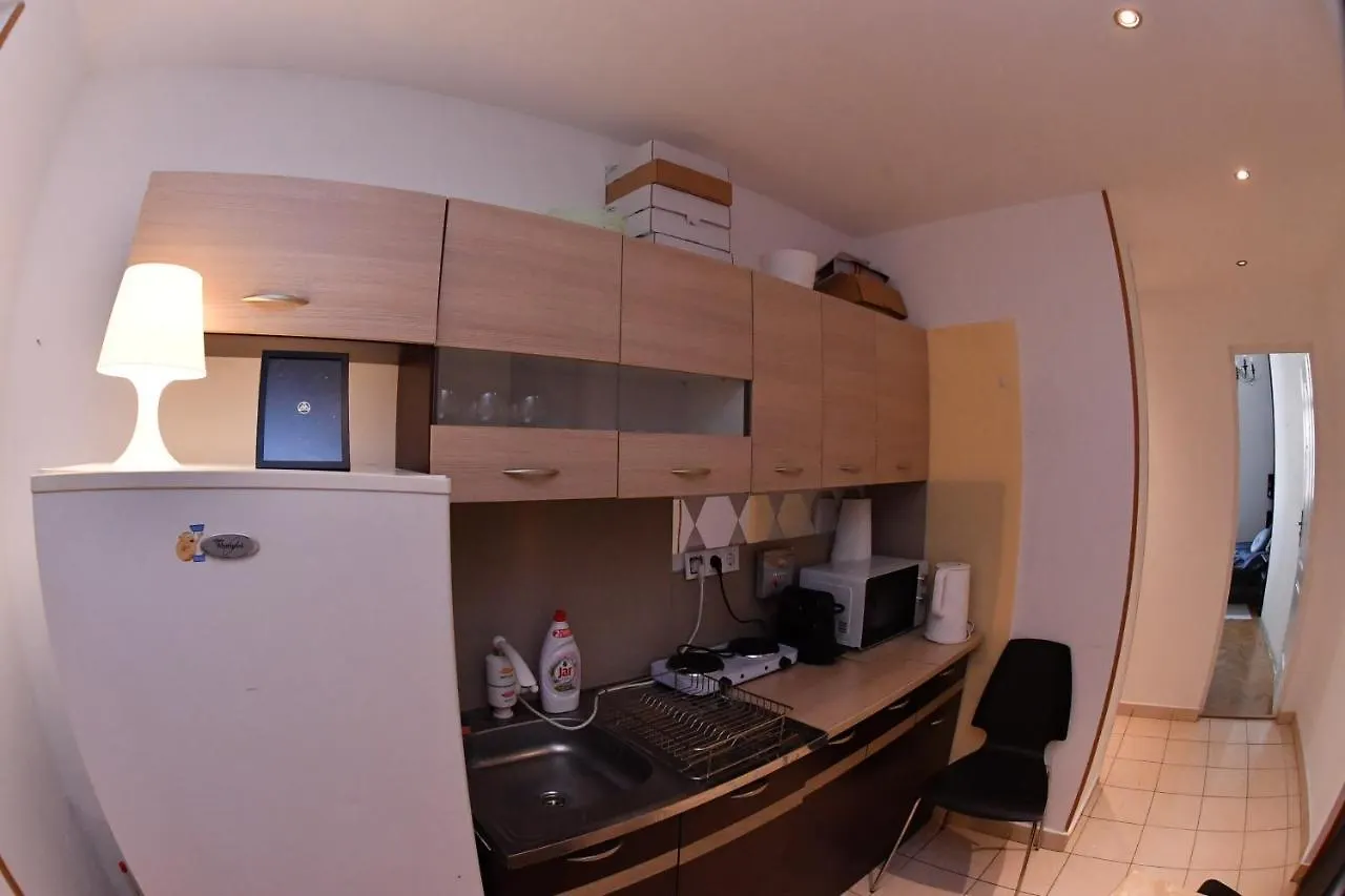 Five Seasons Vaci Utca Apartment Budapest